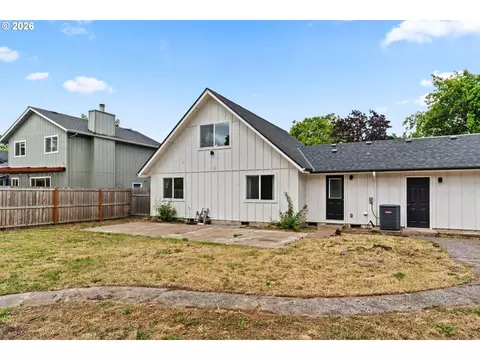 Exterior - 855 Calvin St, Eugene, OR 97401 photo 5 of 6
