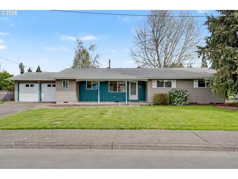 555 Sacre Ln, Monmouth, OR 97361