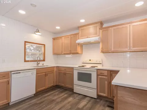 21016 SE Stark St #69, Gresham, OR 97030 photo 22