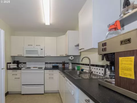 21016 SE Stark St #69, Gresham, OR 97030 photo 40