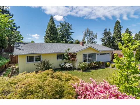 956 W Pilger St, Roseburg, OR 97471