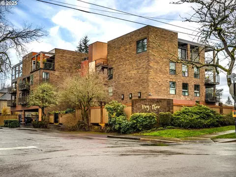 100 Leonard St #3-3, Lake Oswego, OR 97034
