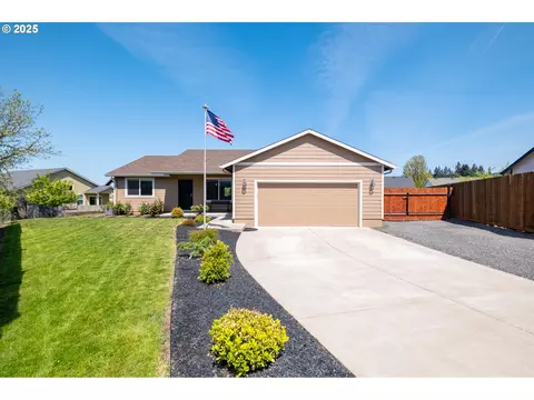 1214 Cessna Ct, Sweet Home, OR 97386