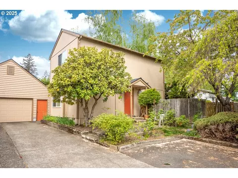4553 SW Luradel St, Portland, OR 97219
