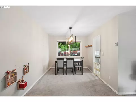 Dining - 486 NE Scott Ave, Gresham, OR 97030 photo 1 of 2