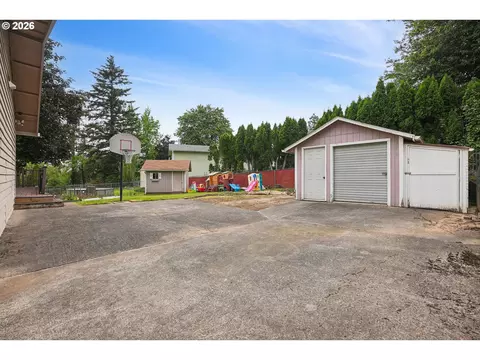 Exterior - 486 NE Scott Ave, Gresham, OR 97030 photo 6 of 10