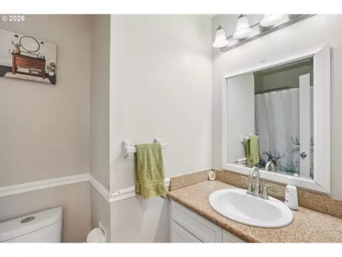 Bath - 486 NE Scott Ave, Gresham, OR 97030 photo 1 of 2