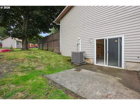 Exterior - 486 NE Scott Ave, Gresham, OR 97030 photo 2 of 10