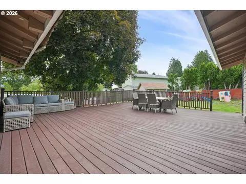Exterior - 486 NE Scott Ave, Gresham, OR 97030 photo 3 of 10