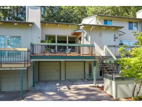 252 Foxtail Dr, Eugene, OR 97401