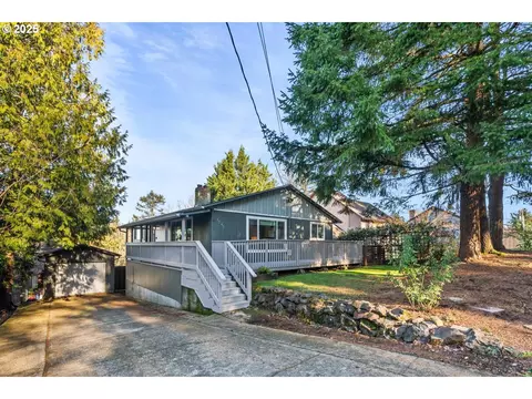 4545 SW Vacuna St, Portland, OR 97219