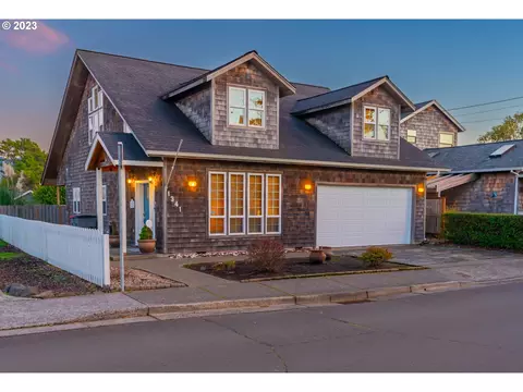 1341 Beach Dr, Seaside, OR 97138