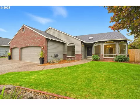 20155 Quinalt Dr, Oregon City, OR 97045