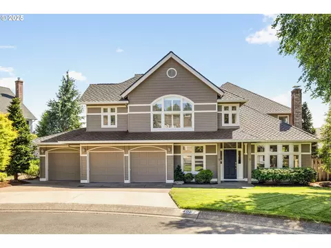 4062 Pfeifer Ct, Lake Oswego, OR 97035