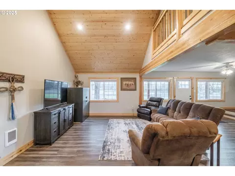 34949 Bond Rd, Lebanon, OR 97355