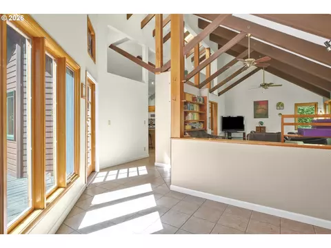 Entry Way - 2350 Mclean Blvd, Eugene, OR 97405 photo 2 of 2
