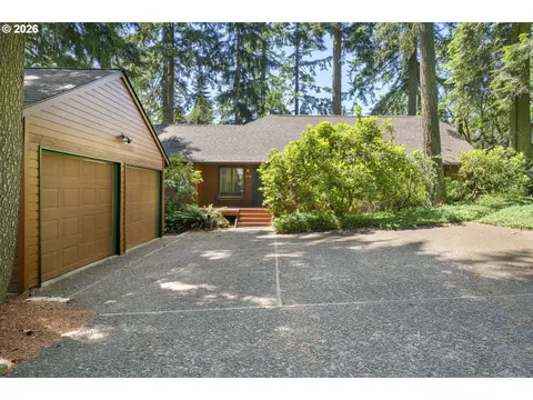 Exterior - 2350 Mclean Blvd, Eugene, OR 97405 photo 1 of 7