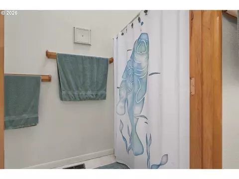 Bath - 2350 Mclean Blvd, Eugene, OR 97405 photo 2 of 2