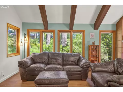 Living - 2350 Mclean Blvd, Eugene, OR 97405 photo 3 of 4