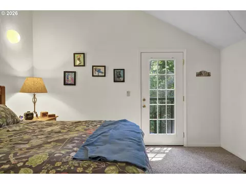 Bedroom - 2350 Mclean Blvd, Eugene, OR 97405 photo 2 of 6
