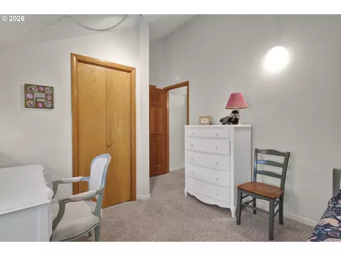 Bedroom - 2350 Mclean Blvd, Eugene, OR 97405 photo 4 of 6