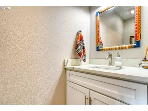 Bath - 1032 NW 12th St #A, Pendleton, OR 97801 photo 4 of 4