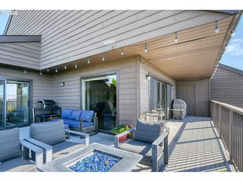 Exterior - 1032 NW 12th St #A, Pendleton, OR 97801 photo 12 of 15
