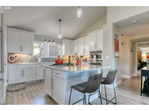 Kitchen - 1032 NW 12th St #A, Pendleton, OR 97801 photo 3 of 4