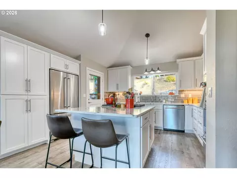 Kitchen - 1032 NW 12th St #A, Pendleton, OR 97801 photo 2 of 4