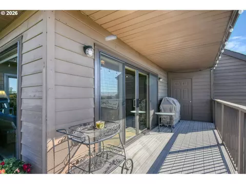 Exterior - 1032 NW 12th St #A, Pendleton, OR 97801 photo 13 of 15