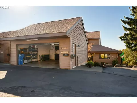 Exterior - 1032 NW 12th St #A, Pendleton, OR 97801 photo 8 of 15