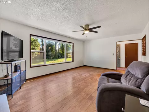 Living - 44434 SE Coalman Rd, Sandy, OR 97055 photo 2 of 2
