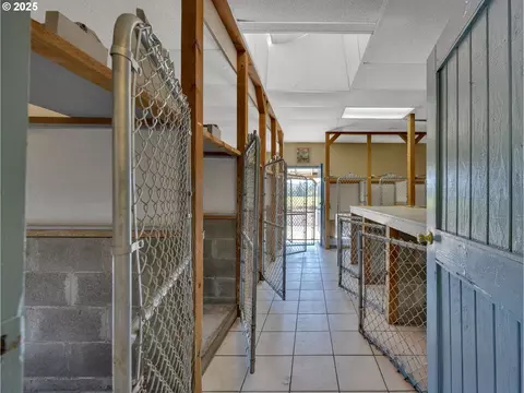 Entry Way - 44434 SE Coalman Rd, Sandy, OR 97055 photo 1 of 4