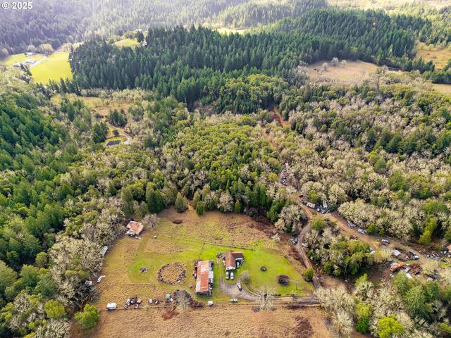 1230 Becker Rd, Roseburg, OR 97471 | MLS# 718040180 | 18 Photos - Movoto
