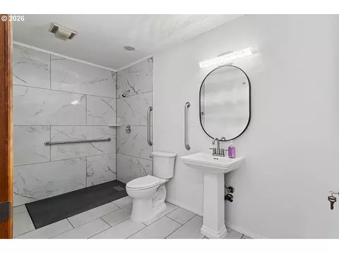 Bath - 2730 NE Roberts Ave, Gresham, OR 97030 photo 1 of 2