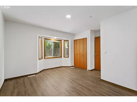Living - 2730 NE Roberts Ave, Gresham, OR 97030 photo 8 of 8