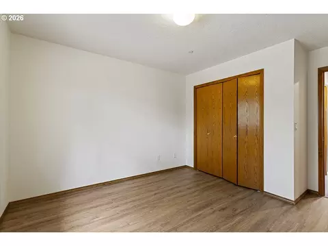 Bedroom - 2730 NE Roberts Ave, Gresham, OR 97030 photo 6 of 15