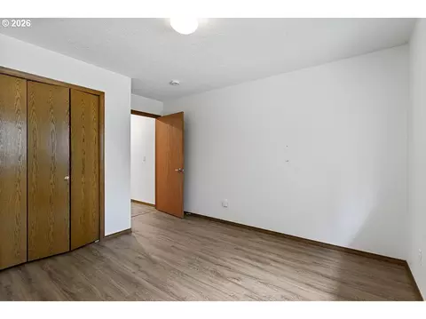Bedroom - 2730 NE Roberts Ave, Gresham, OR 97030 photo 7 of 15