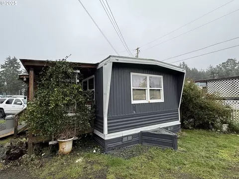 67624 Spinreel Rd #44, North Bend, OR 97459