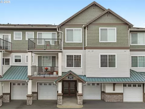 595 NW Lost Springs Ter #204, Portland, OR 97229
