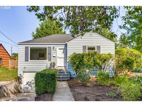 9304 N Exeter Ave, Portland, OR 97203