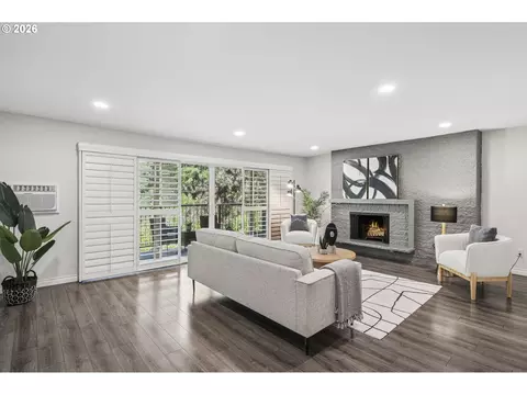 16250 Pacific Hwy #73, Lake Oswego, OR 97034