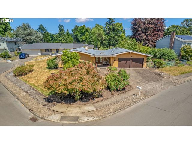 19555 NW Melrose Dr, Portland, OR 97229