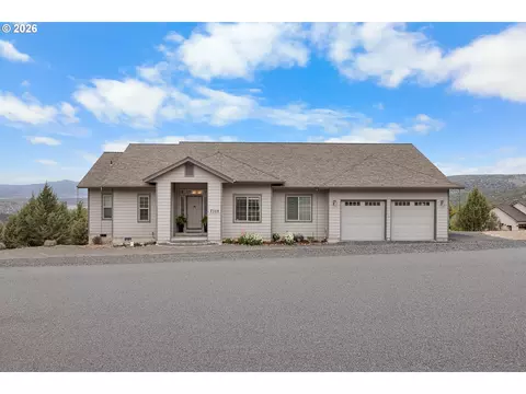 7314 SE Night Hawk Ct, Prineville, OR 97754