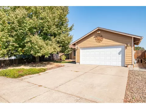 1019 S 10th St, Lebanon, OR 97355