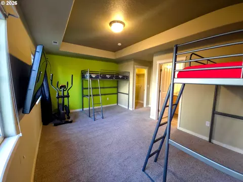 Bedroom - 2543 NW 2nd Ter, Gresham, OR 97030 photo 2 of 2