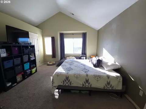Bedroom - 2543 NW 2nd Ter, Gresham, OR 97030 photo 1 of 2