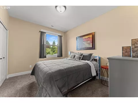 Bedroom - 3097 SE Kingfisher Ave, Gresham, OR 97080 photo 4 of 8