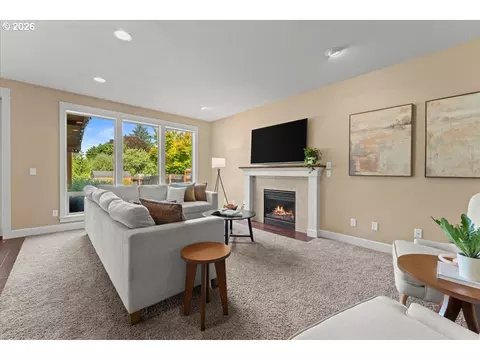 Living - 3097 SE Kingfisher Ave, Gresham, OR 97080 photo 2 of 4