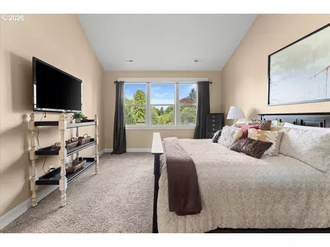 Bedroom - 3097 SE Kingfisher Ave, Gresham, OR 97080 photo 3 of 8